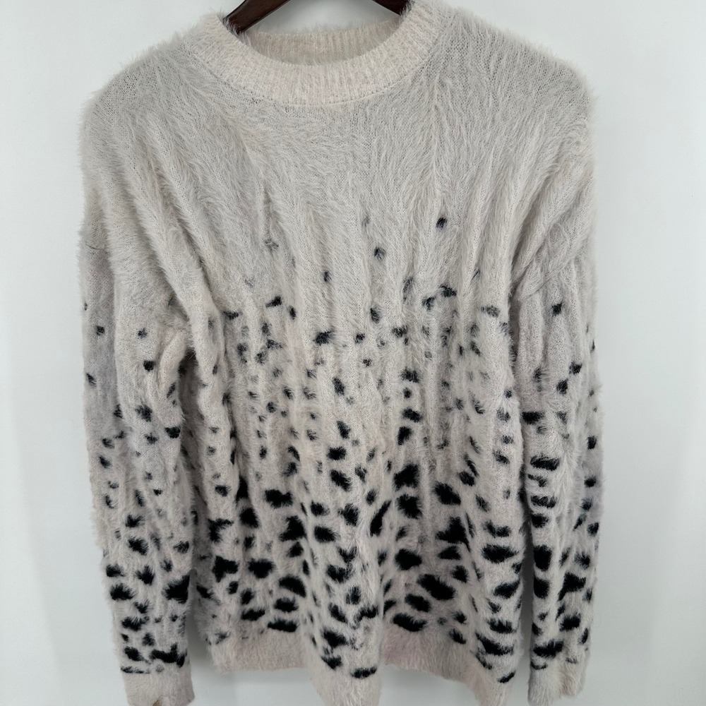 Heimish Womens Dalmatian Print Fuzzy Eyelash Knit‎ Crew Neck Sweater Cream Large
